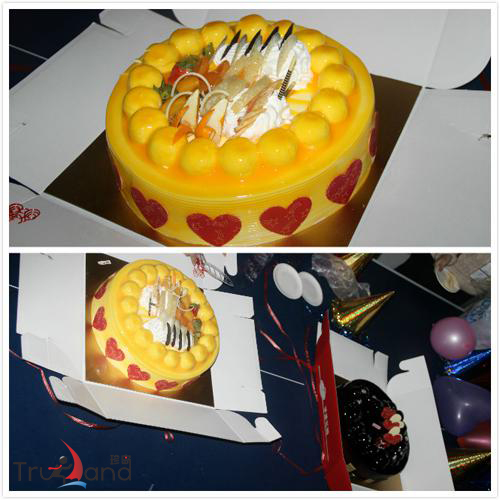 誘人的蛋糕登場啦,吃貨們歡呼吧！