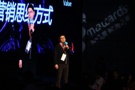 補(bǔ)集式思維方式，而非交集式